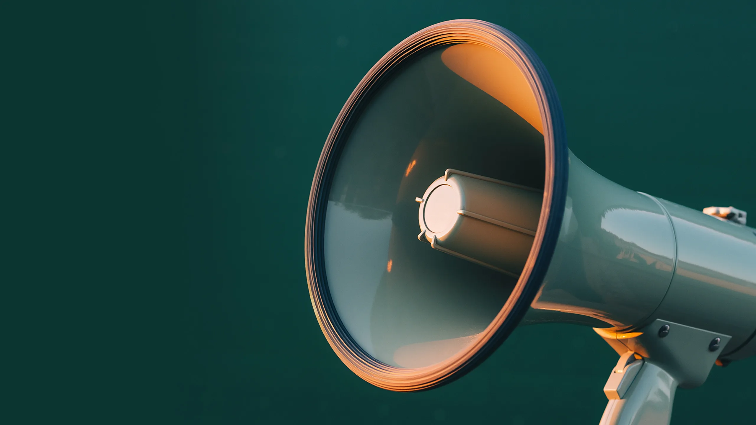 VISUEL communiqué presse megaphone