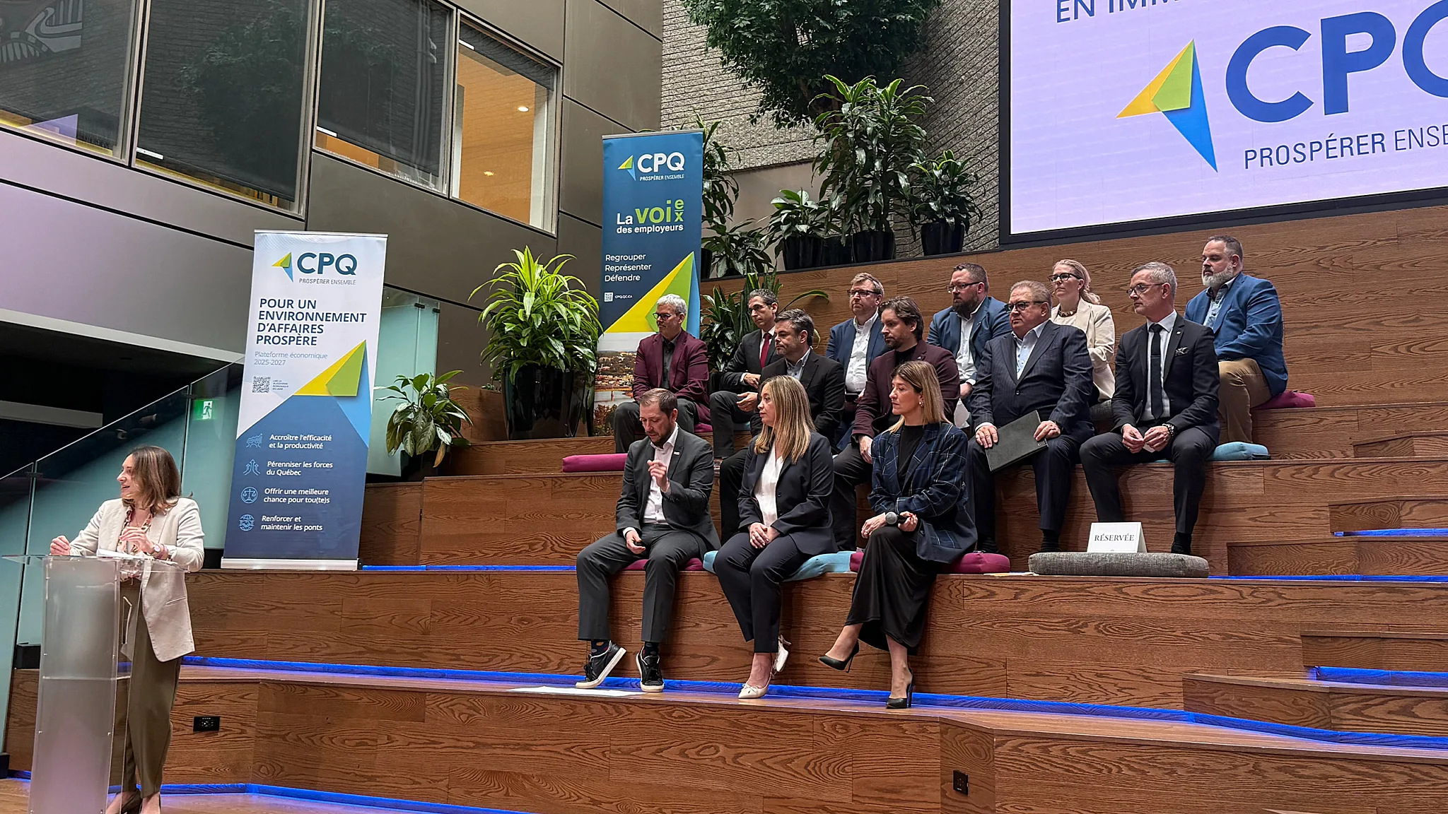 Visuel conference cpq main doeuvre internationale