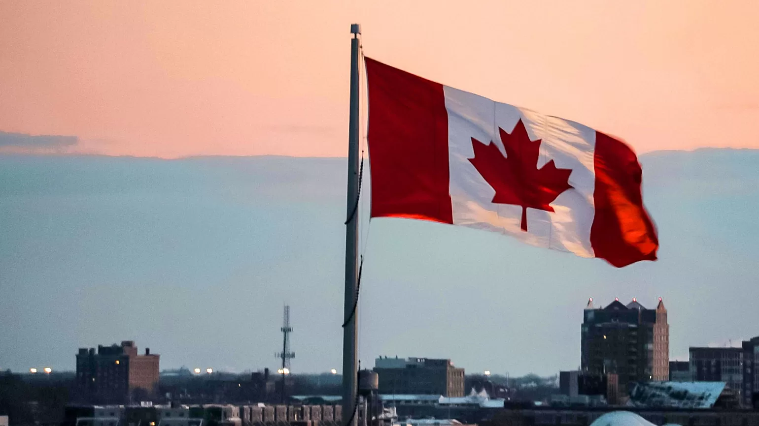 COUVERTURE NOUVELLE budget federal ottawa drapeau canada